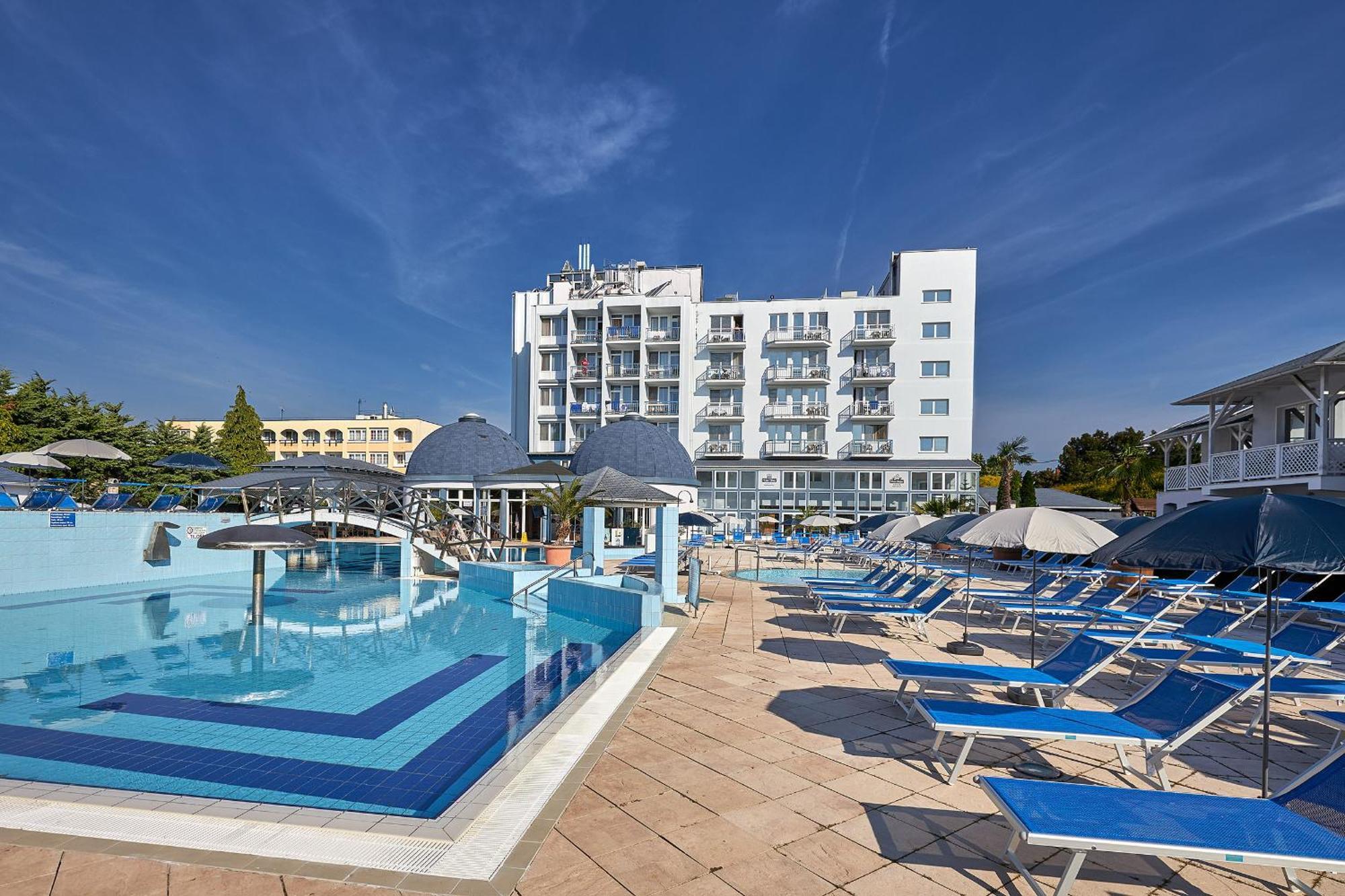 Hotel Silver Hajdúszoboszló Exterior foto