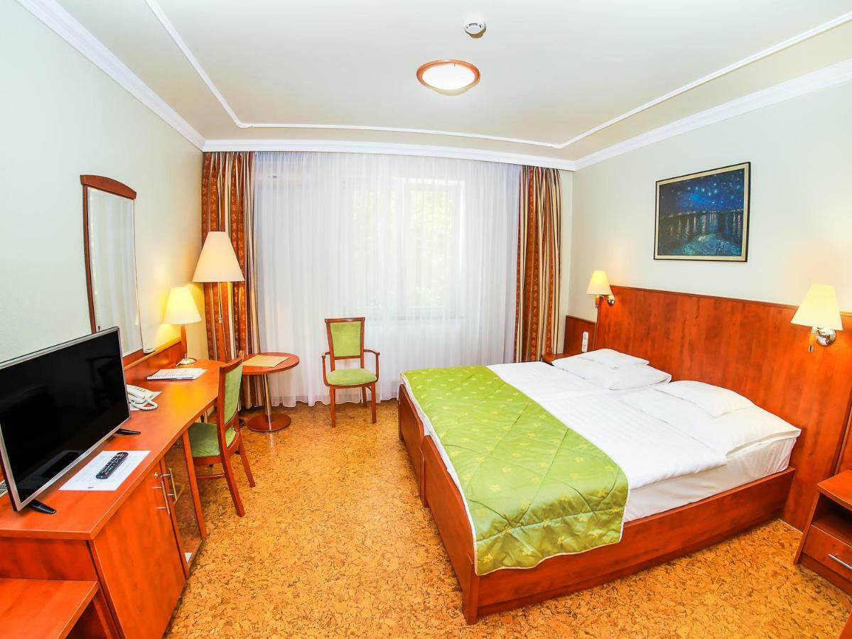Hotel Silver Hajdúszoboszló Exterior foto